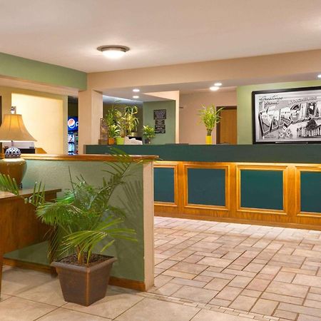 Super 8 By Wyndham Lynchburg Va Hotel Ngoại thất bức ảnh