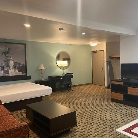 Super 8 By Wyndham Lynchburg Va Hotel Ngoại thất bức ảnh