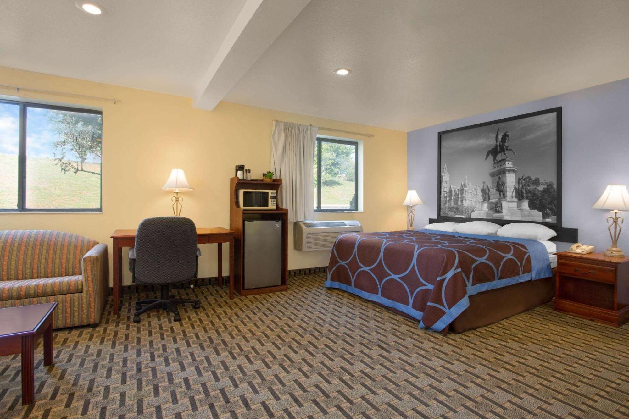 Super 8 By Wyndham Lynchburg Va Hotel Ngoại thất bức ảnh