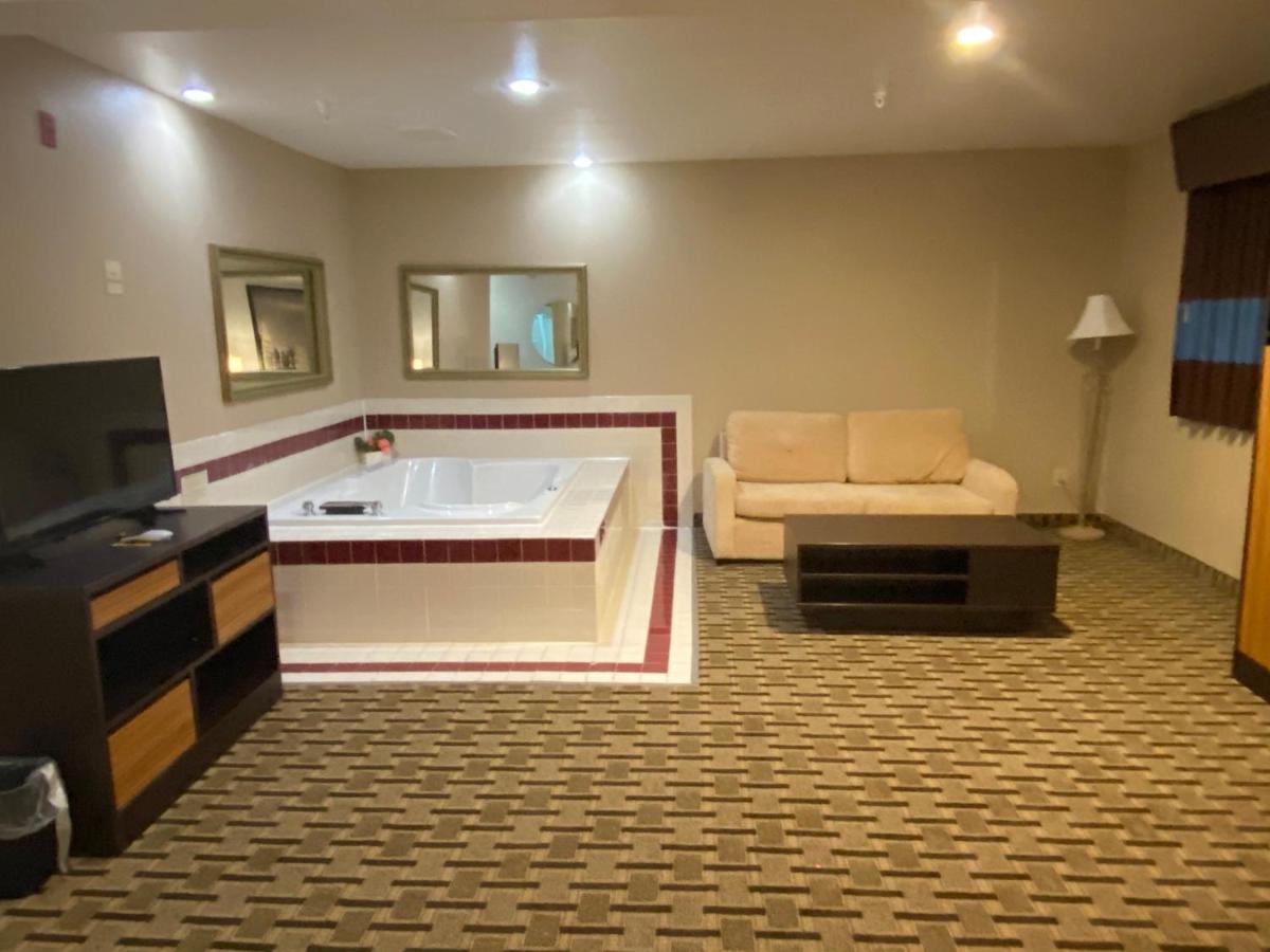 Super 8 By Wyndham Lynchburg Va Hotel Ngoại thất bức ảnh
