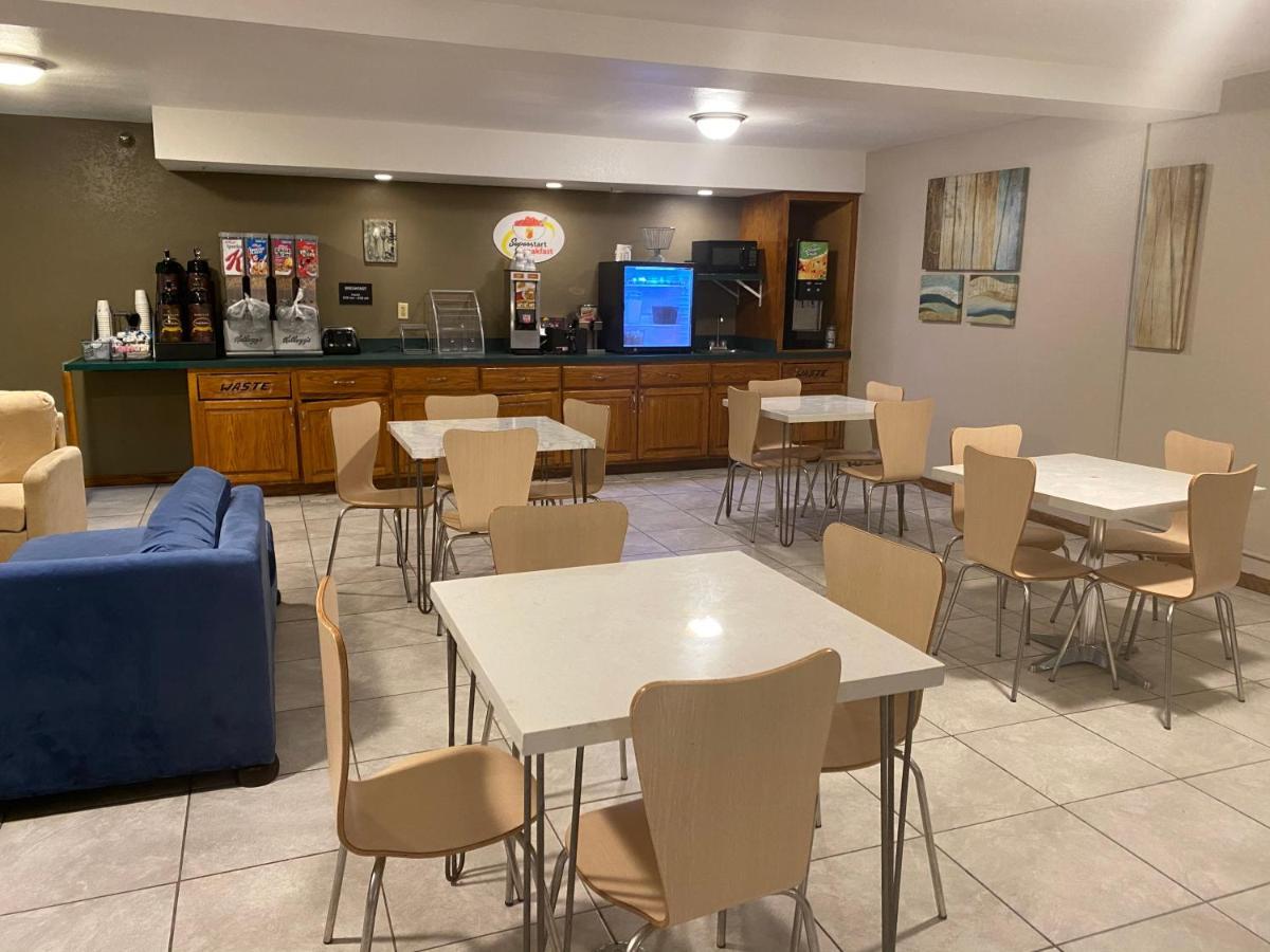 Super 8 By Wyndham Lynchburg Va Hotel Ngoại thất bức ảnh